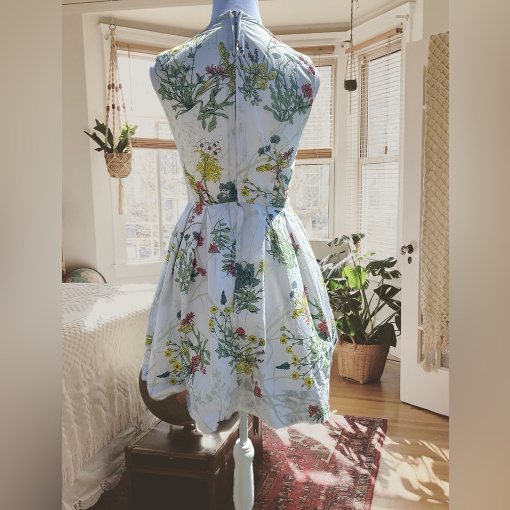 Floral dress size 0 by Gap. - Picture 3 of 14